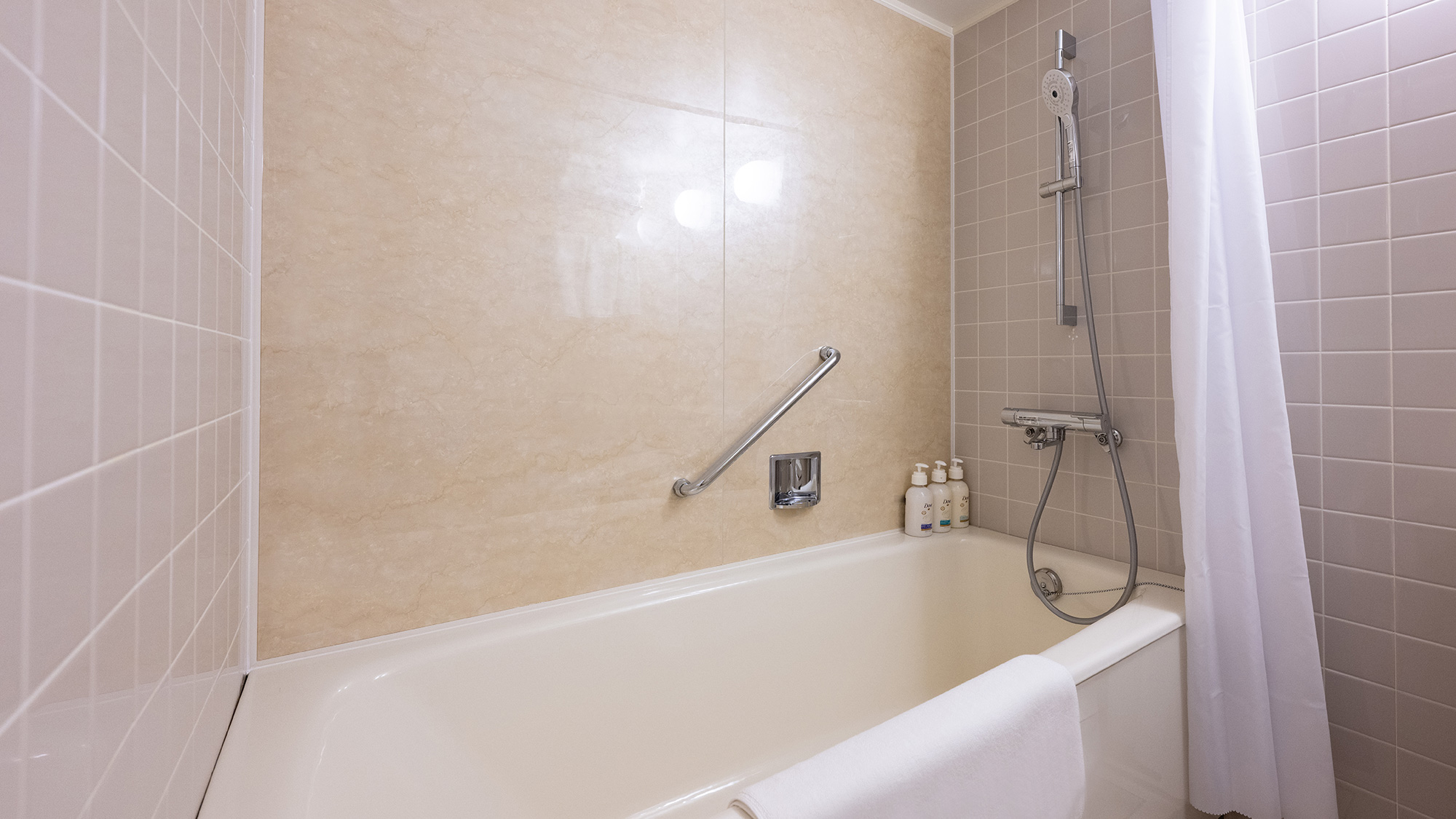 1ベッドルームスイート：バスルーム