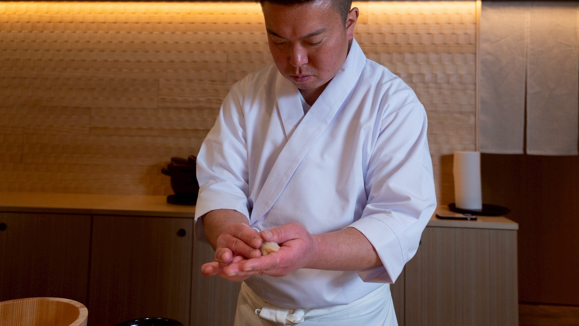 【割烹きょうへい】職人技を間近で味わえるカウンターのお席もございます。