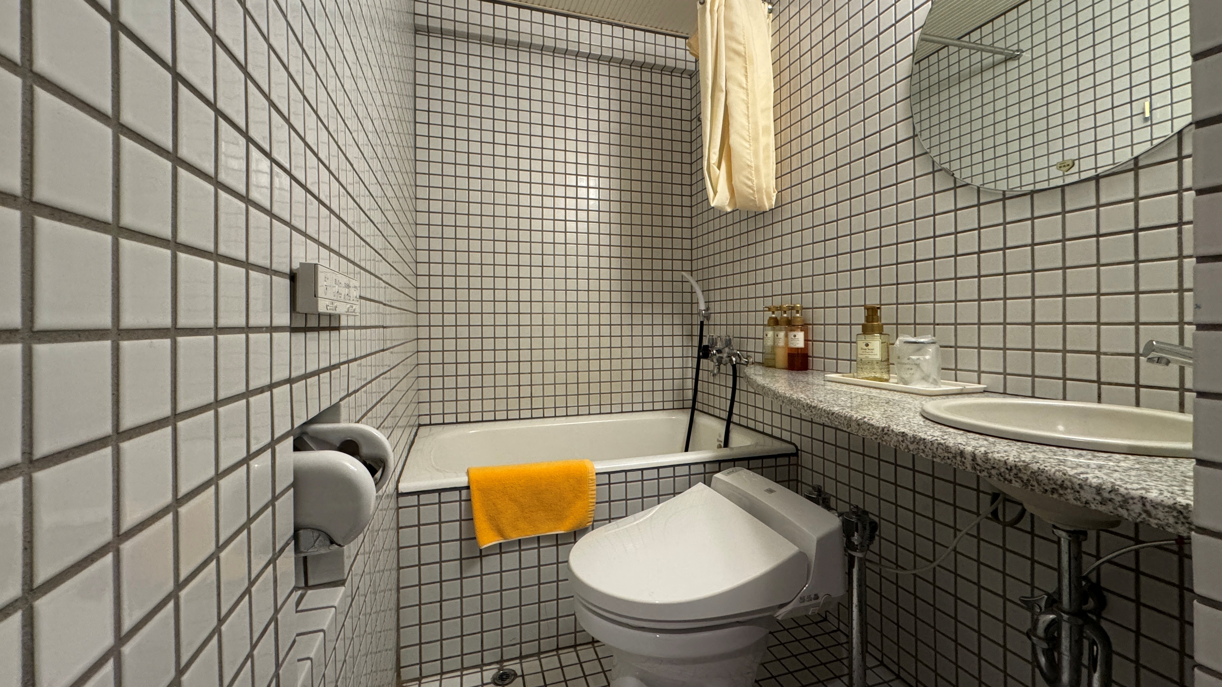 *タワー棟 和室 ／バス・トイレ付