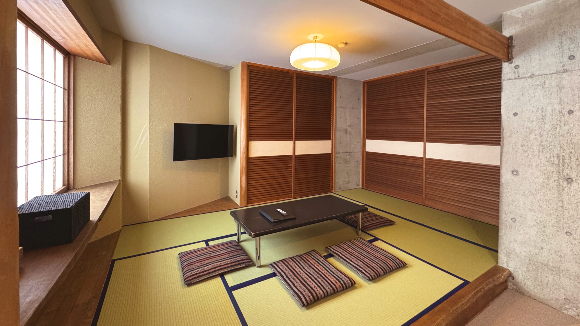 *メイン棟 和洋室