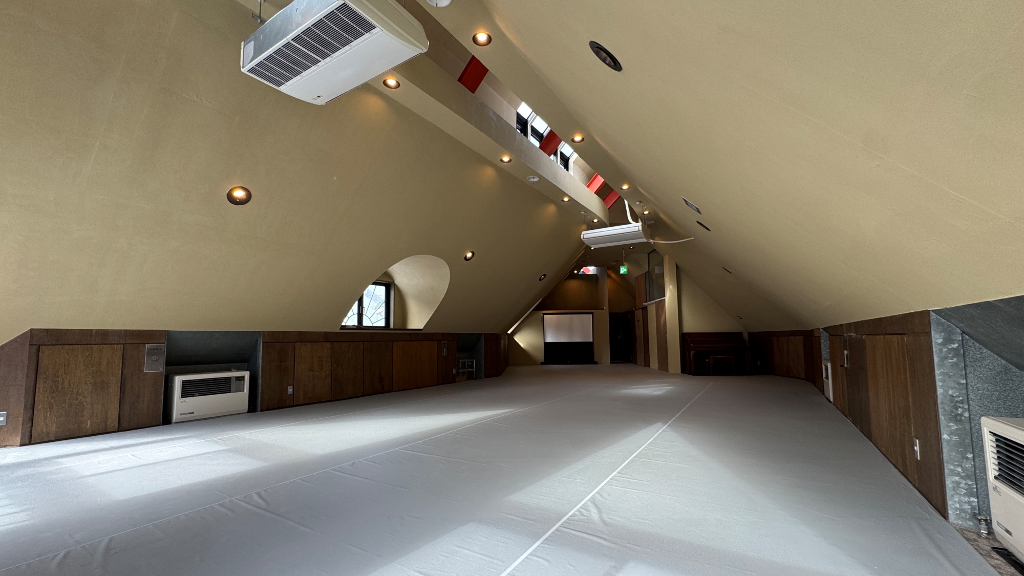 *メイン棟５階／多目的にご利用いただけるスペースとなっております