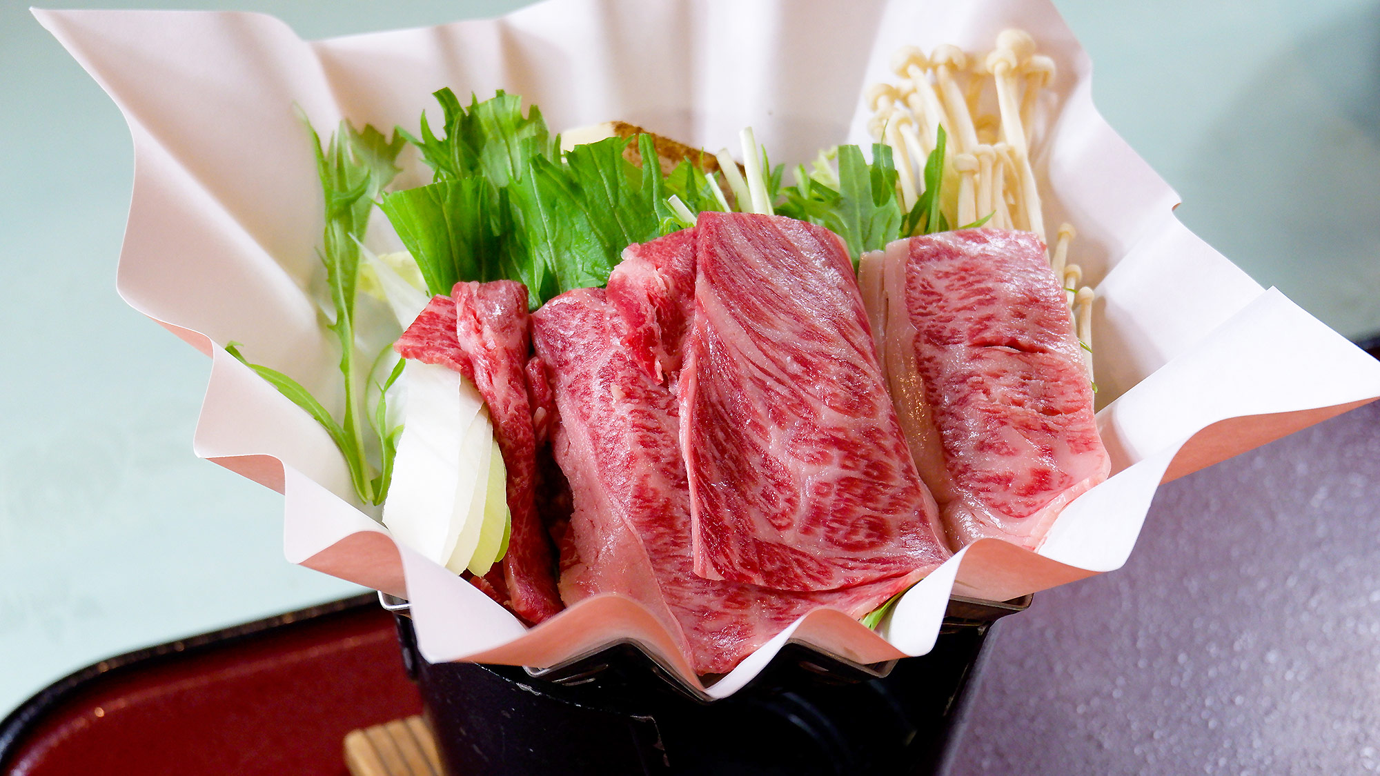 ・【夕食一例】和牛の旨みが広がる鍋料理。心満たされる至福の夕食