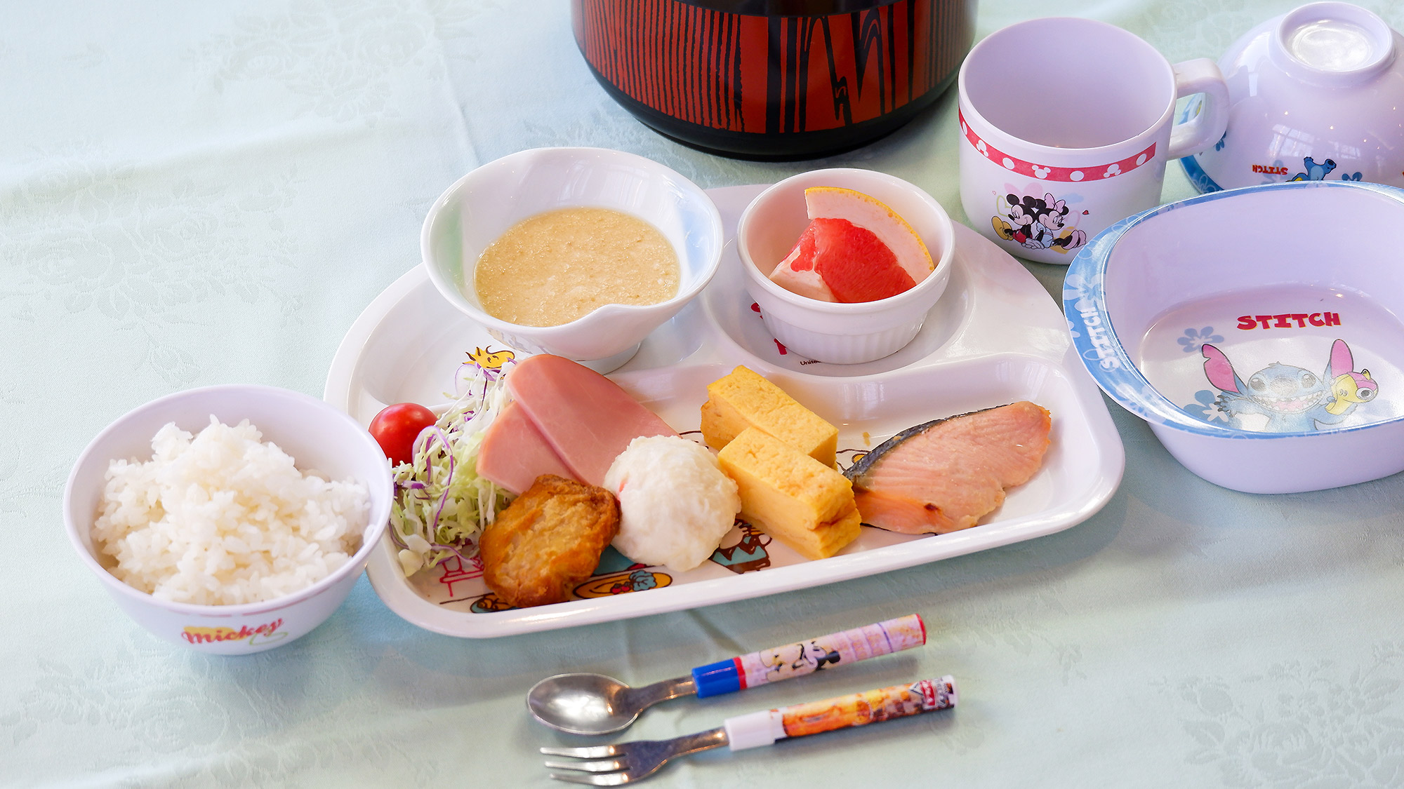 ・【夕食一例】見た目もかわいい、お子様も笑顔になる彩り豊かなキッズプレートです