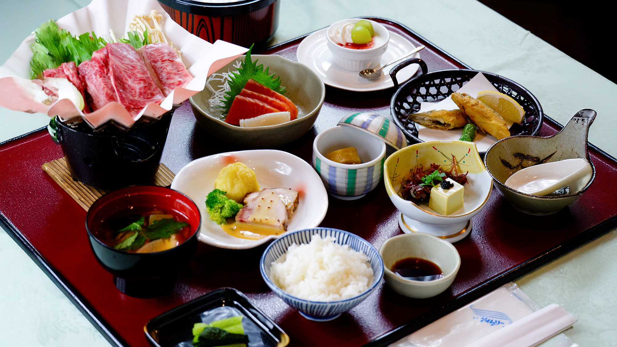 ・【夕食一例】和牛と旬の魚を堪能できる豪華な和の夕餉。旅の思い出に残るひと皿を