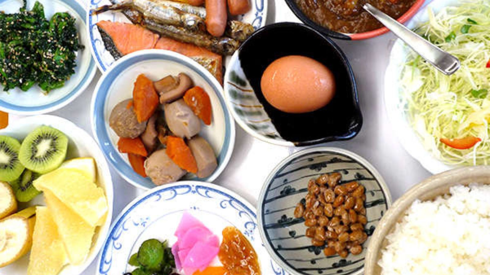 06：45～09：00の朝食（コロナ禍対策対応中）