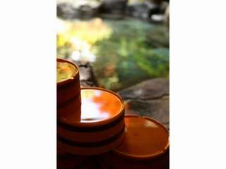 渓流の音を聞きながらゆったりと湯浴みをお楽しみください