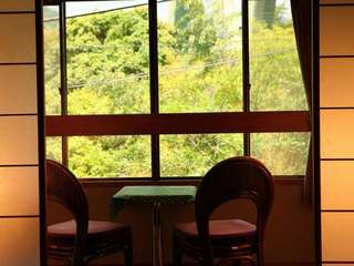 お部屋では天城の緑や、河津ループ橋を眺めて寛げる