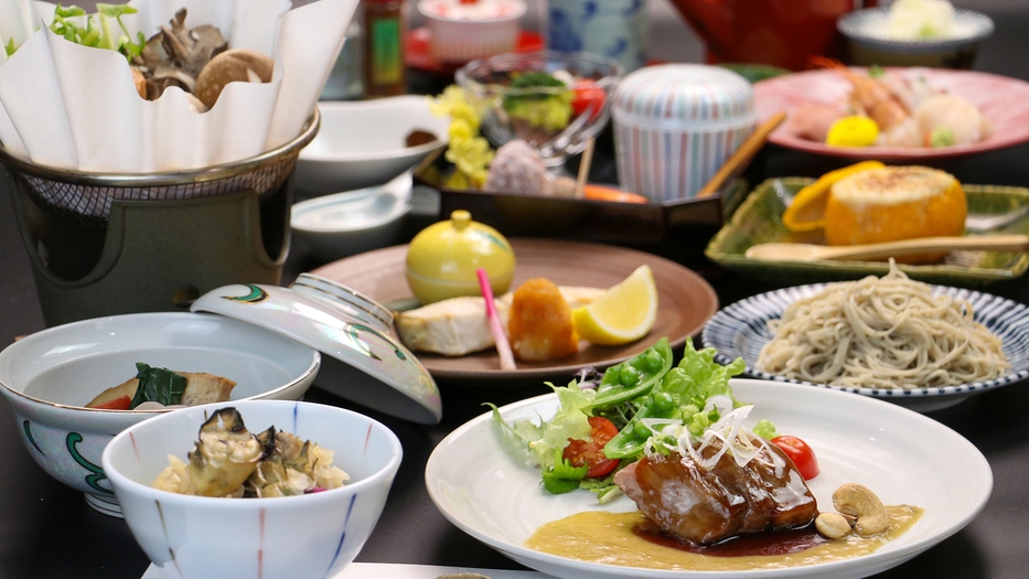 特別室『鮎の間』渓流を一望！数寄屋造りのお部屋で特別なひと時を《絹の膳-kinunozen-》