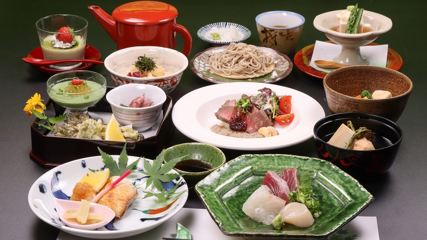 特別室『鮎の間』渓流を一望！数寄屋造りのお部屋で特別なひと時を《絹の膳-kinunozen-》