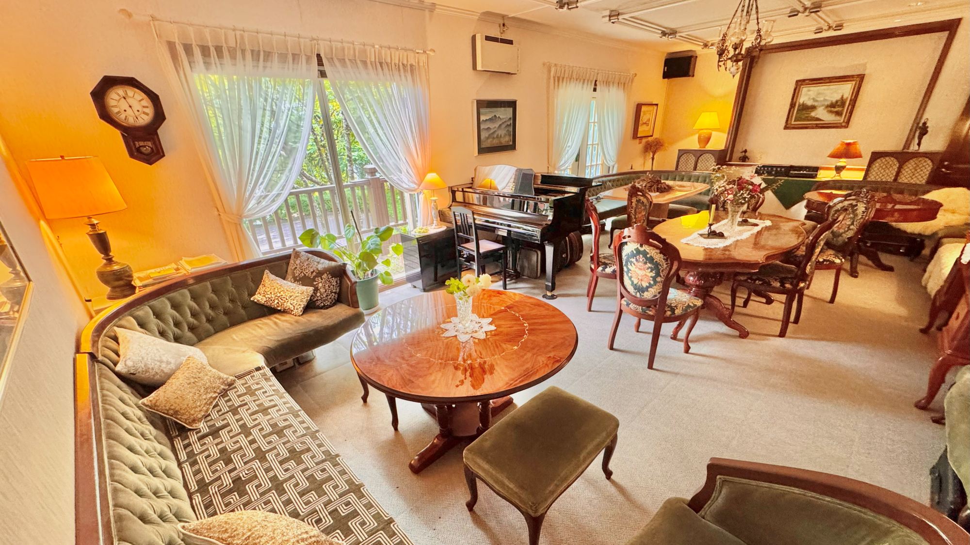 *ロビー/クラシカルな家具でコーディネートされたロビーラウンジ。寛ぎのひと時をお過ごし下さい。