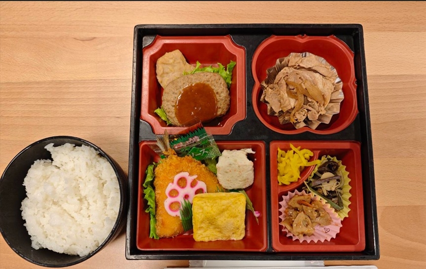 【1泊2食付き】ビジネス応援！日替わり夕食弁当＆和朝食バイキングプラン