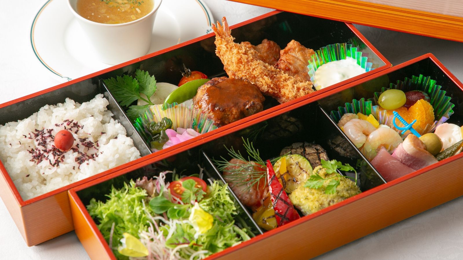 【スタンダードプラン｜2食付】朝食＆シェフ自慢の夕食2段弁当付！選べる特典・お部屋食も◎駐車場無料
