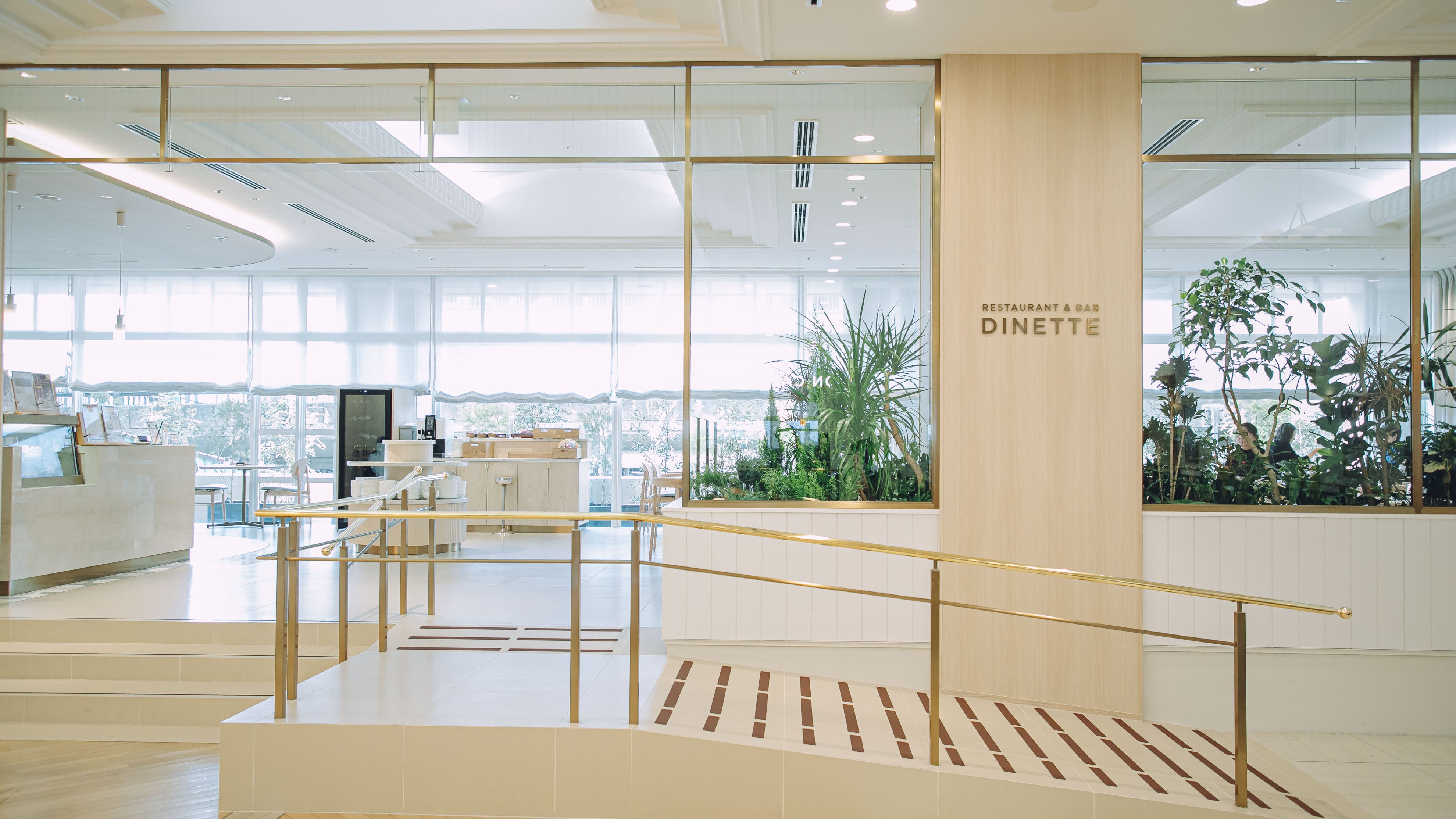 レストラン＆バー　ディネット