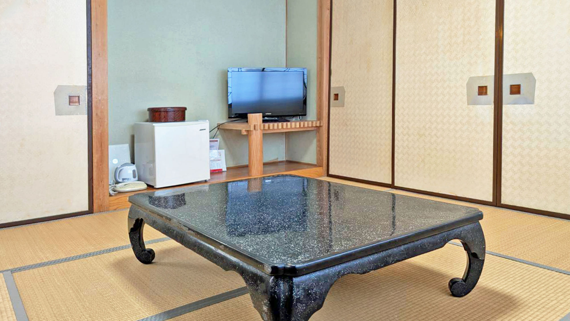 【和室8畳】最大4名まで利用できるお部屋です