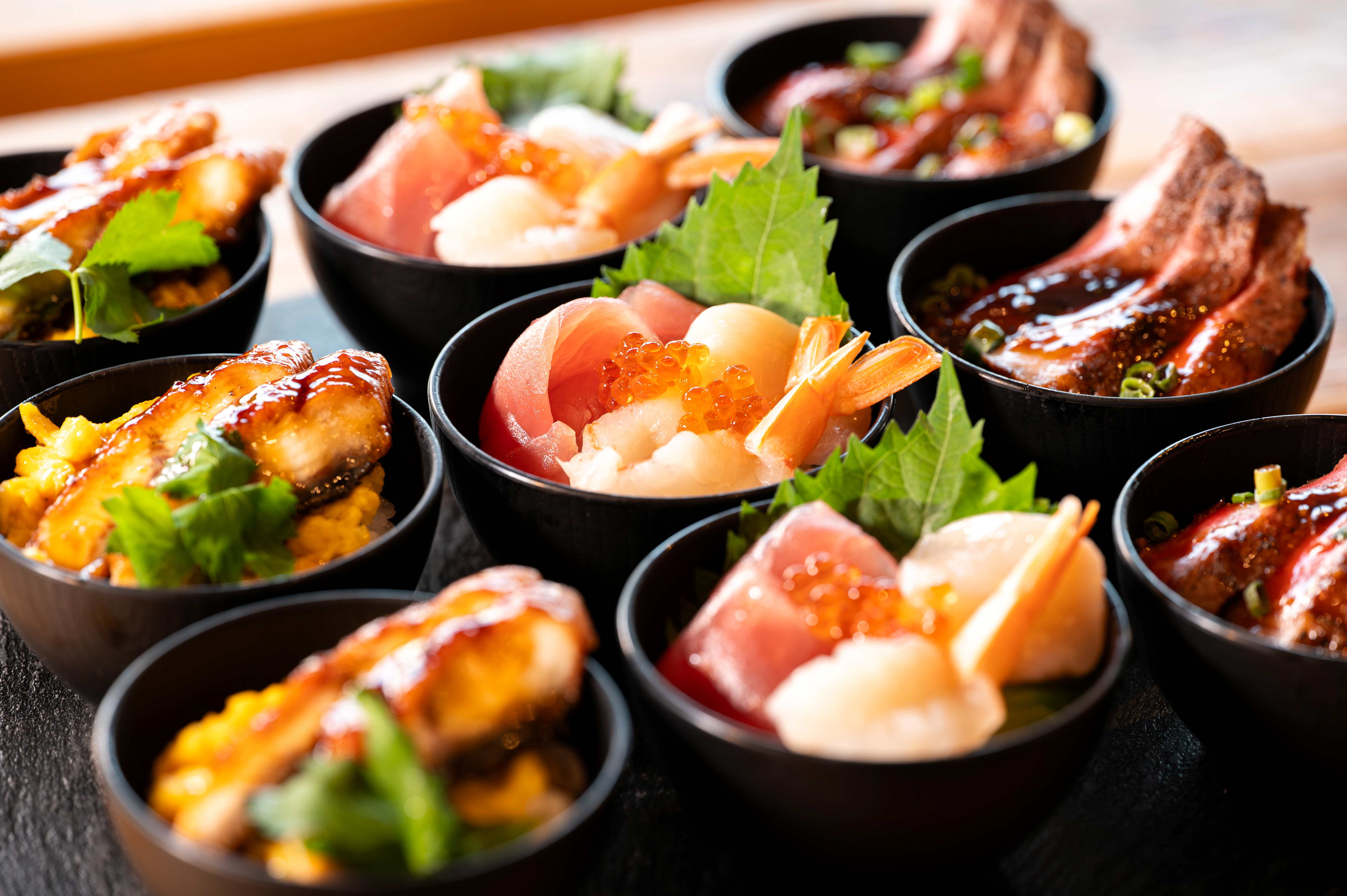 レストラン朝食　月替わり丼