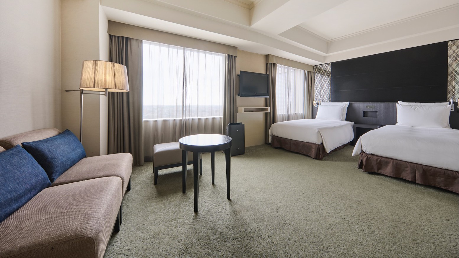 高層階プレミアムフロア、クラス感あるインテリアが大切な時間を優雅に演出します。