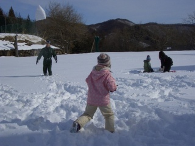 雪遊び