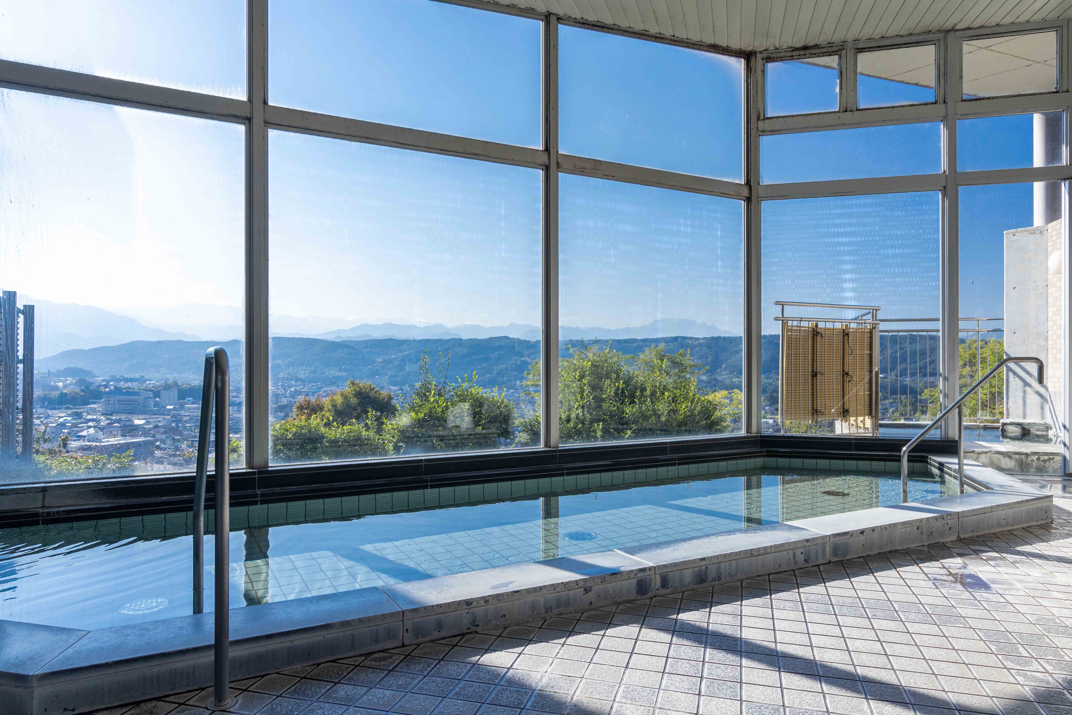 【部屋売り】人数が増えるほどお得に♪グループでのご旅行、学生旅行にも♪【素泊まり】 