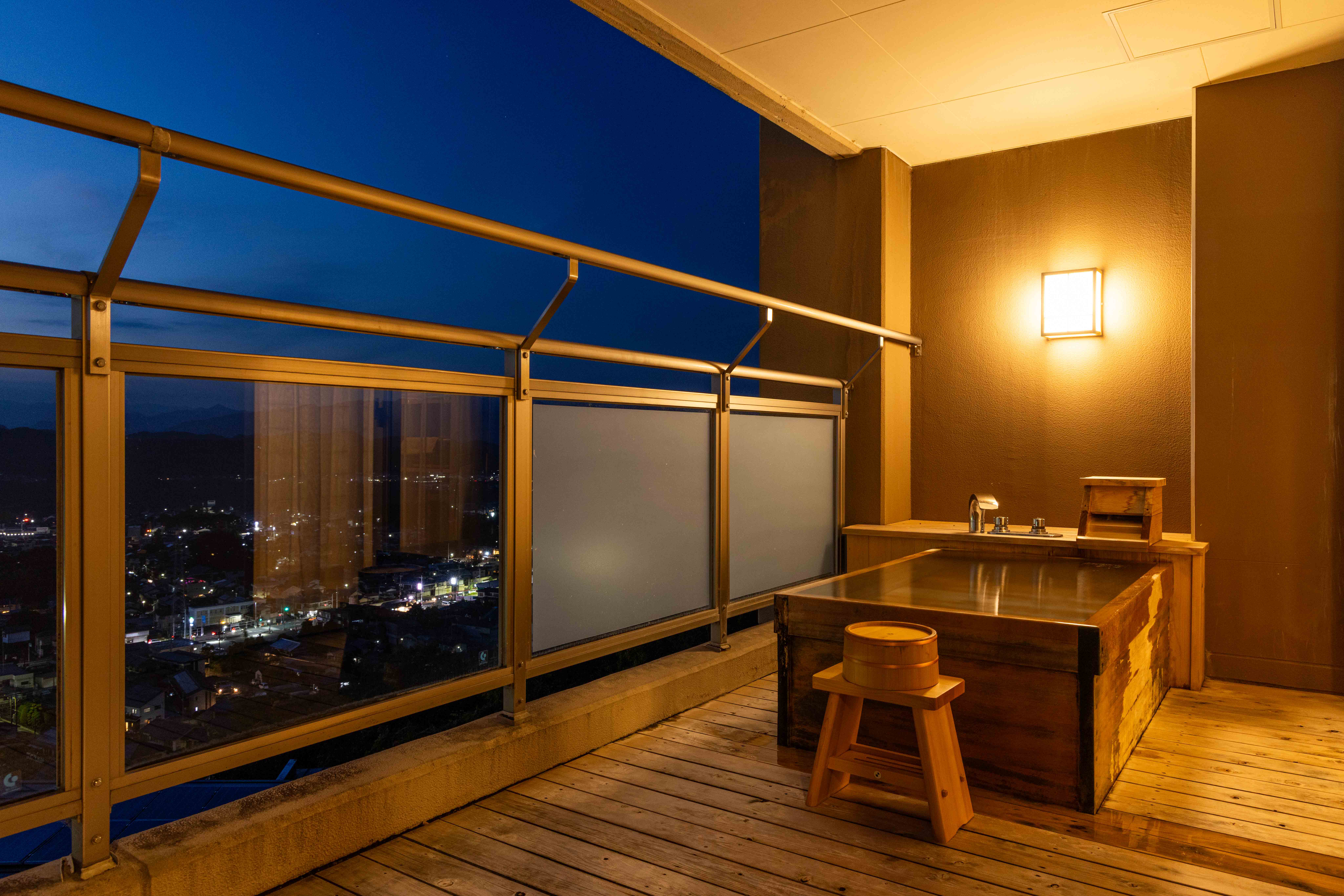 本館和洋室（露天風呂付）