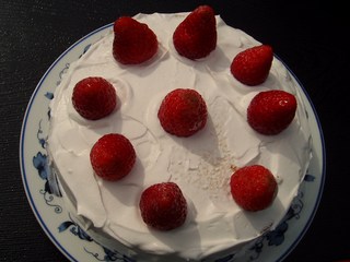 いちごを使った手作りケーキです♪