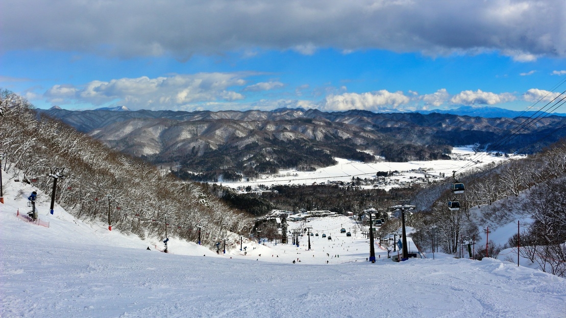 【初すべり】朝食付き！白馬五竜スキー場まで120m！1日リフト券付で新雪を楽しむプラン