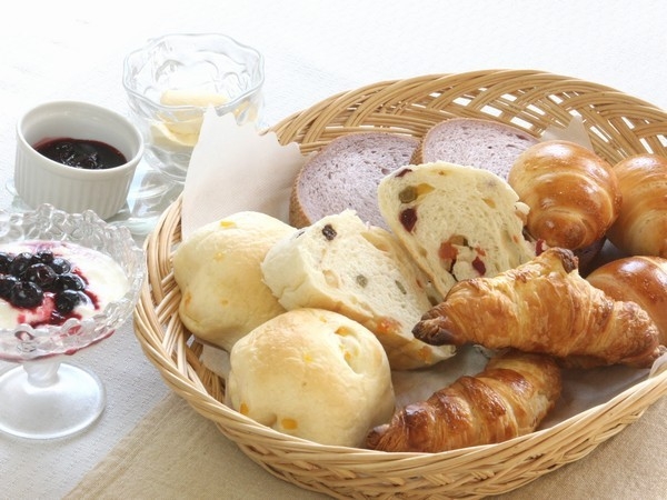 【朝食】焼きたてパンの朝食！長野市・善光寺〜30分。自然の中でお目覚め。