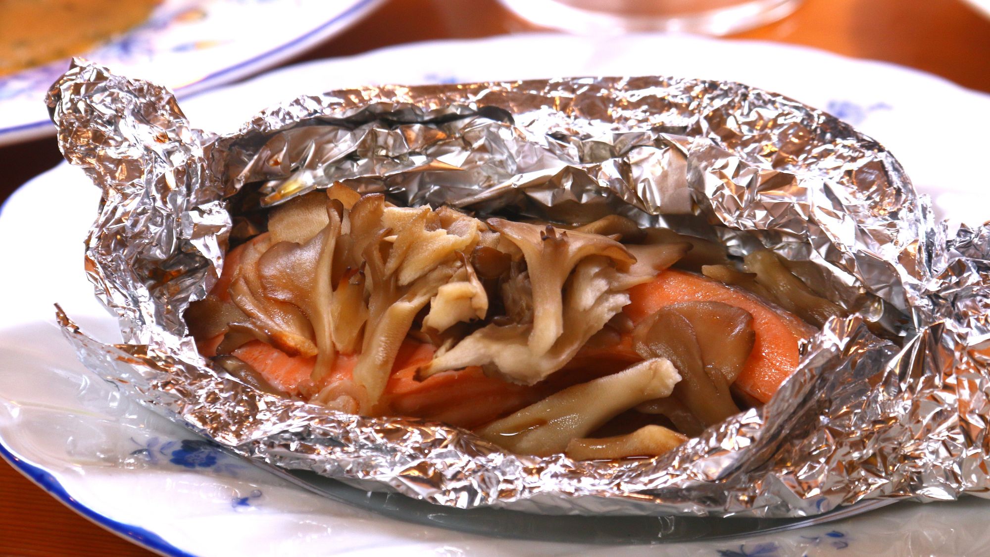 夕食一例（鮭のホイル焼き）