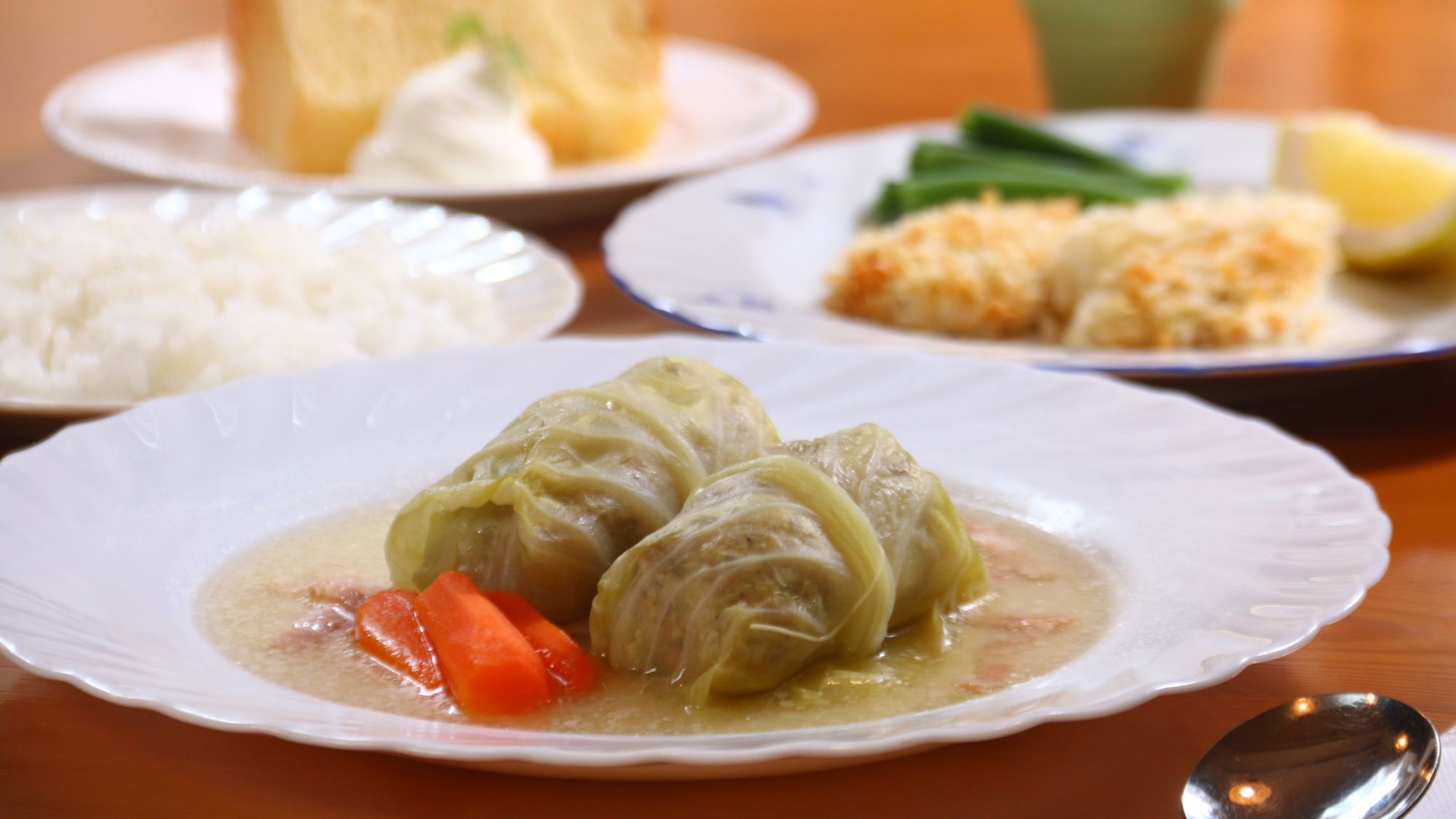 夕食一例（ロールキャベツ）