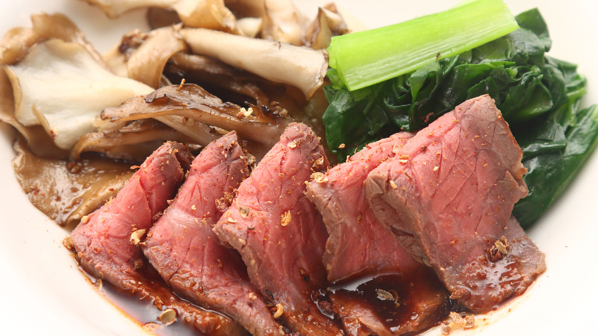 【食事】 グレートアップの一例。信州産牛のローストビーフ　オリジナルソース