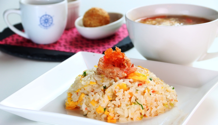 【食事】秋のスタンダードコース一例。神戸っ子でしか食べられない、自家製XO醤の炒飯。