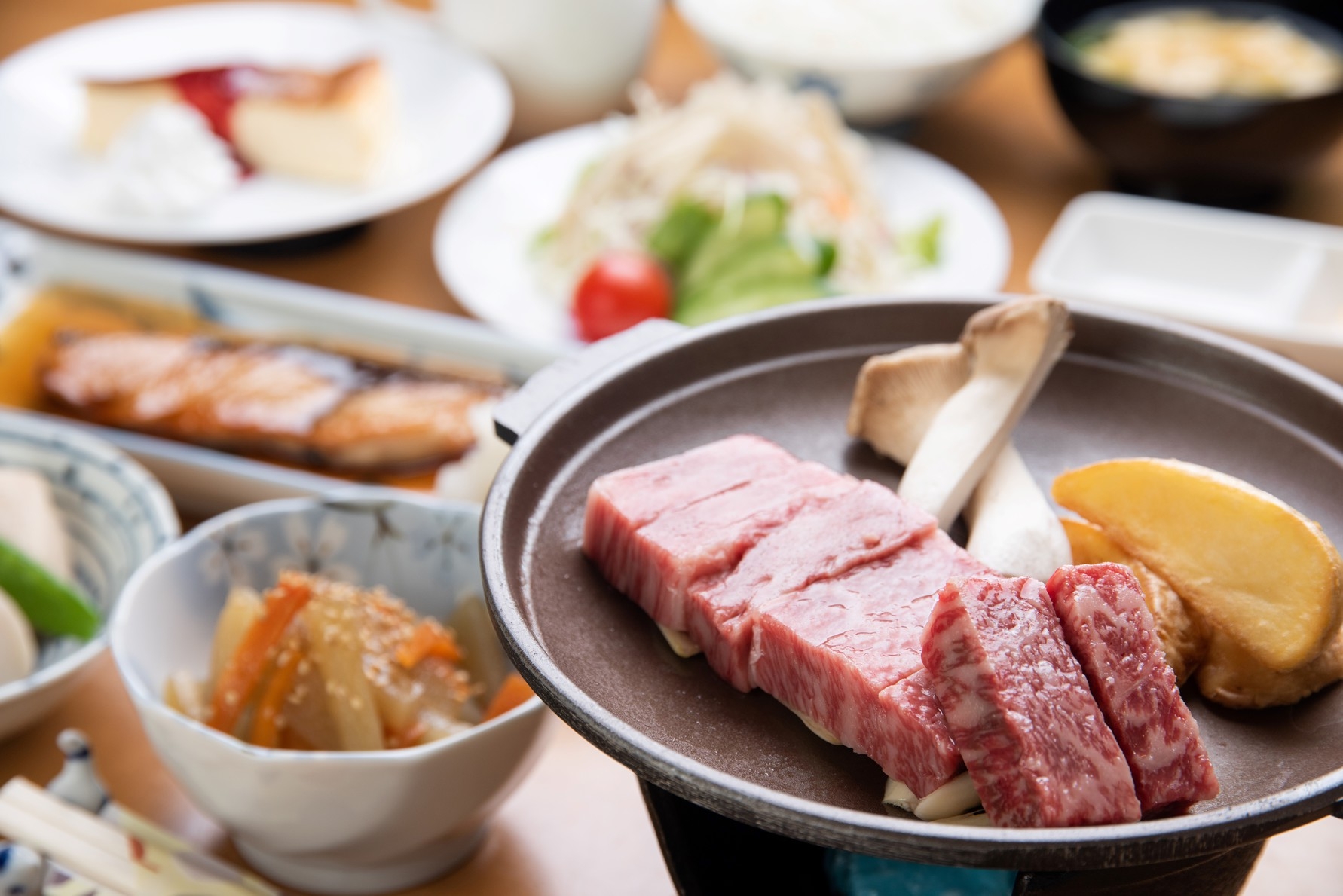 【楽天スーパーSALE】【ベーシックプラン】「スベスベ美肌の温泉」と「福島牛ステーキ」