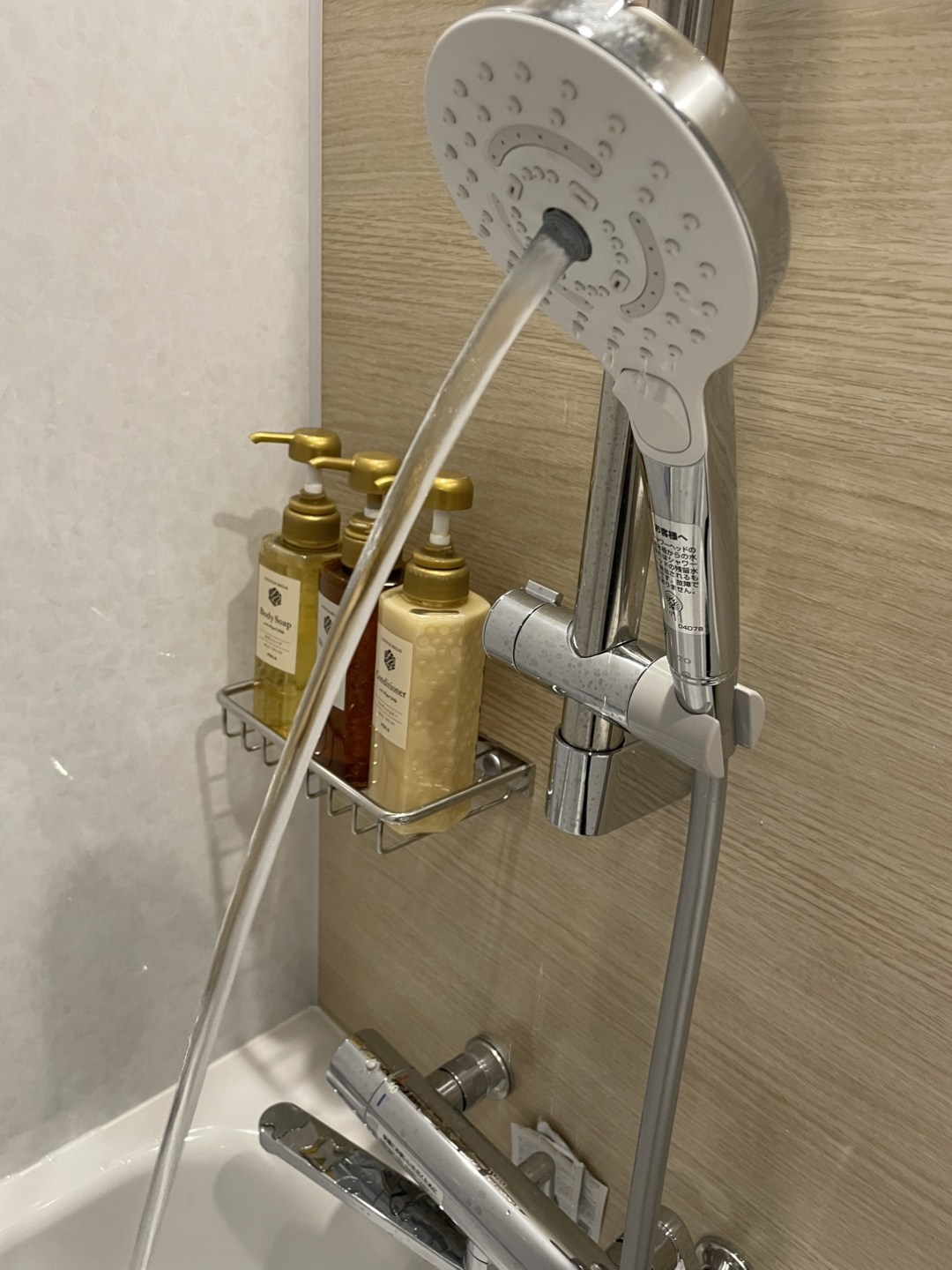 シャワー機能　ウォームピラー