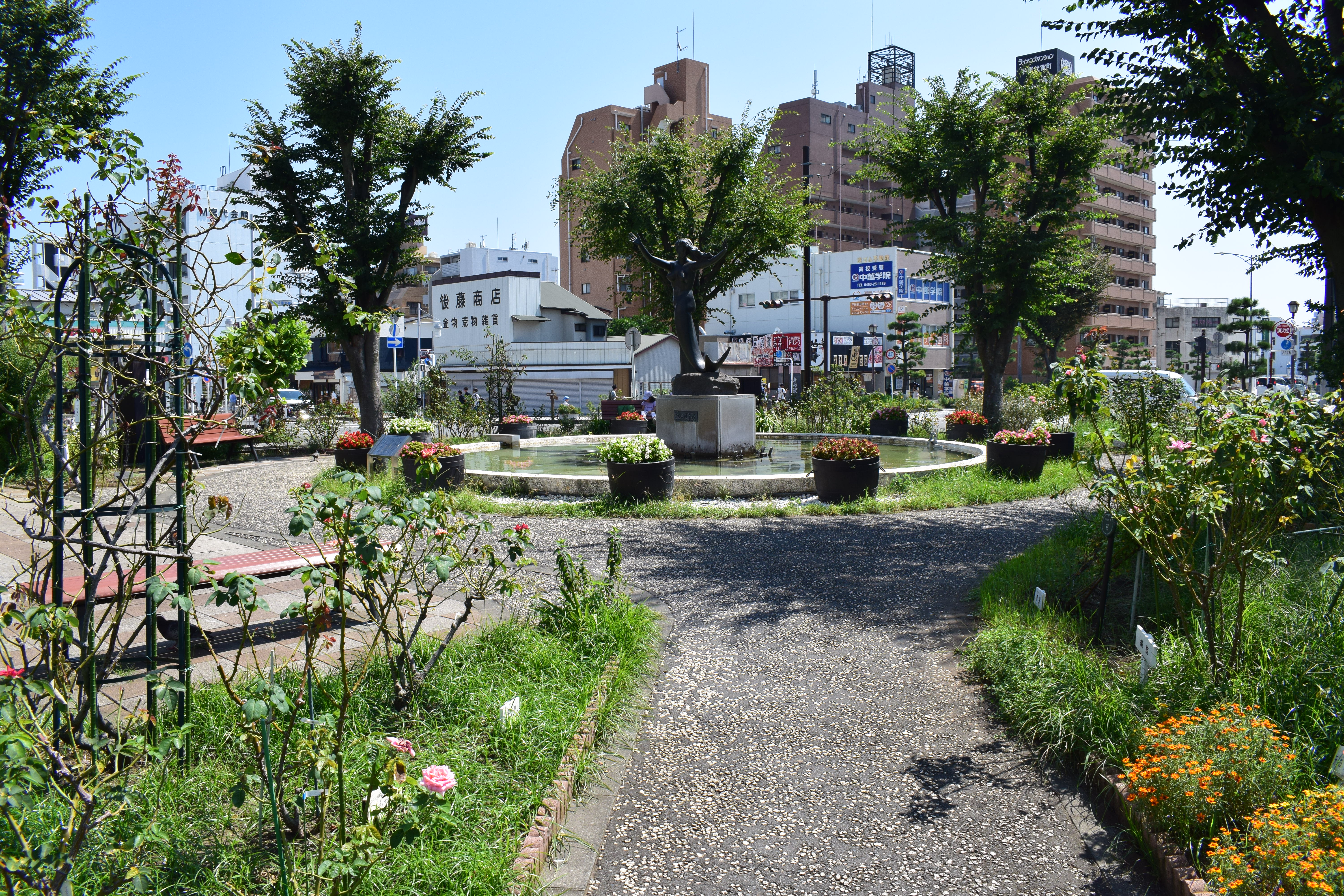 平塚駅南口噴水広場