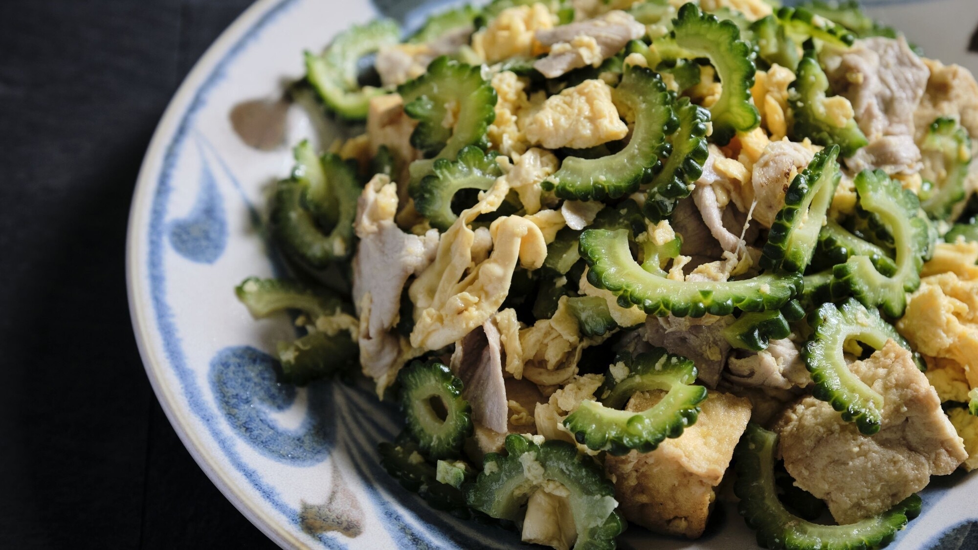 【添い寝こども無料★】沖縄料理食べ尽くし！ディナービュッフェ＆70分飲み放題《家族旅行応援》朝夕食付