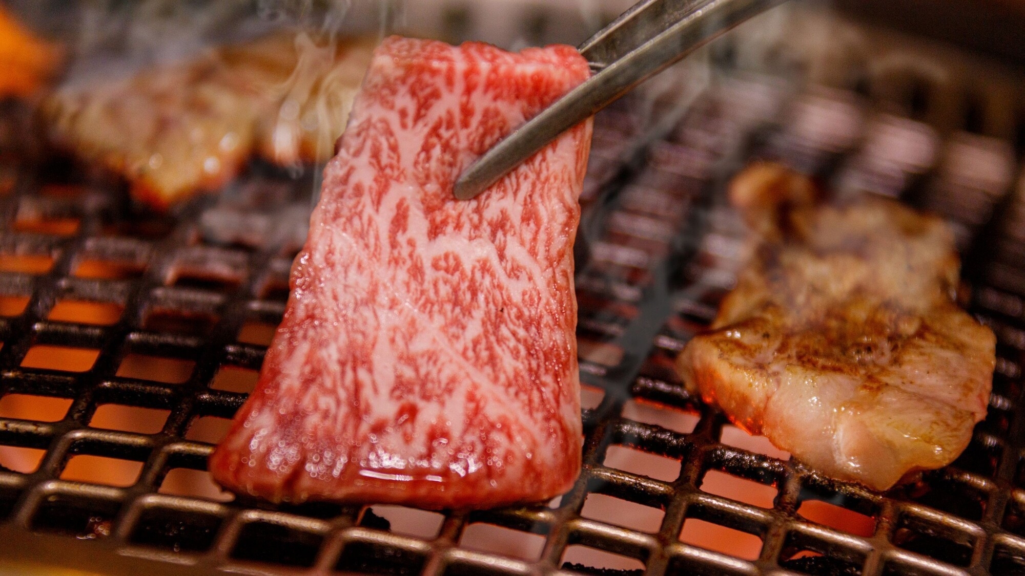 石垣島ブランド牛「美崎牛」＆沖縄県産「あぐー豚」90分贅沢食べ放題！島の肉グルメを満喫／朝夕食付