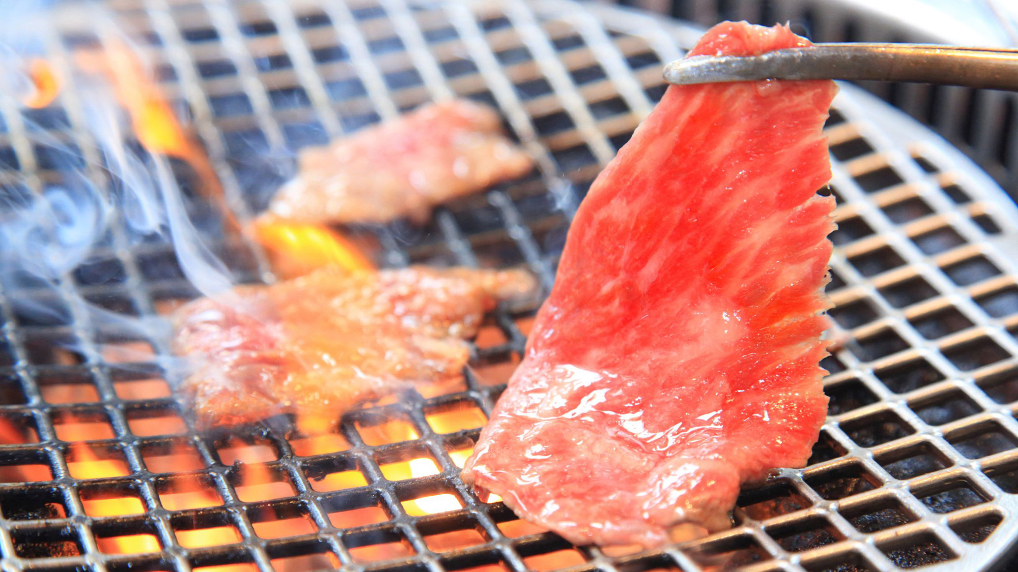 【焼肉中華 はるさー／1階】石垣牛など厳選されたお肉を炭火で