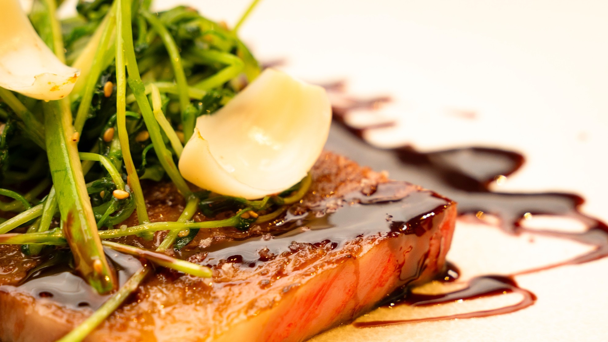 【1日5室限定】一夜限りの即興ディナーコース＆ラウンジアクセス付き