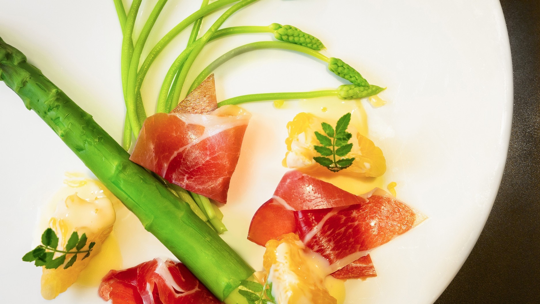 【1日5室限定】一夜限りの即興ディナーコース＆ラウンジアクセス付き