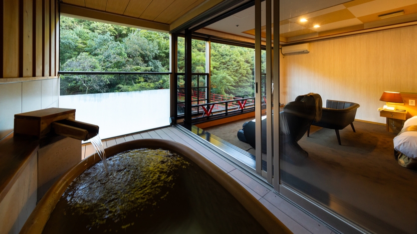 【2025年10月リニューアル記念】かけ流しの川床露天風呂付客室で自然美と湯浴に浸る上質な休日