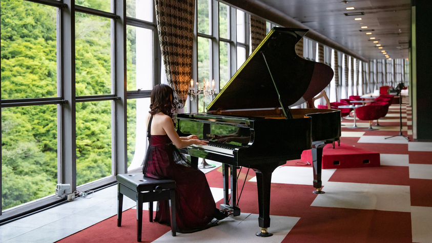 【ビュッフェプラン ×松茸土瓶蒸し付】旨味を凝縮したシェフの逸品に舌鼓♪芳香な香りで食欲の秋を堪能