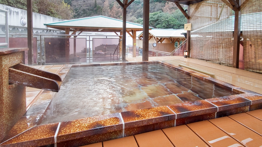 大露天風呂「三寿の湯」