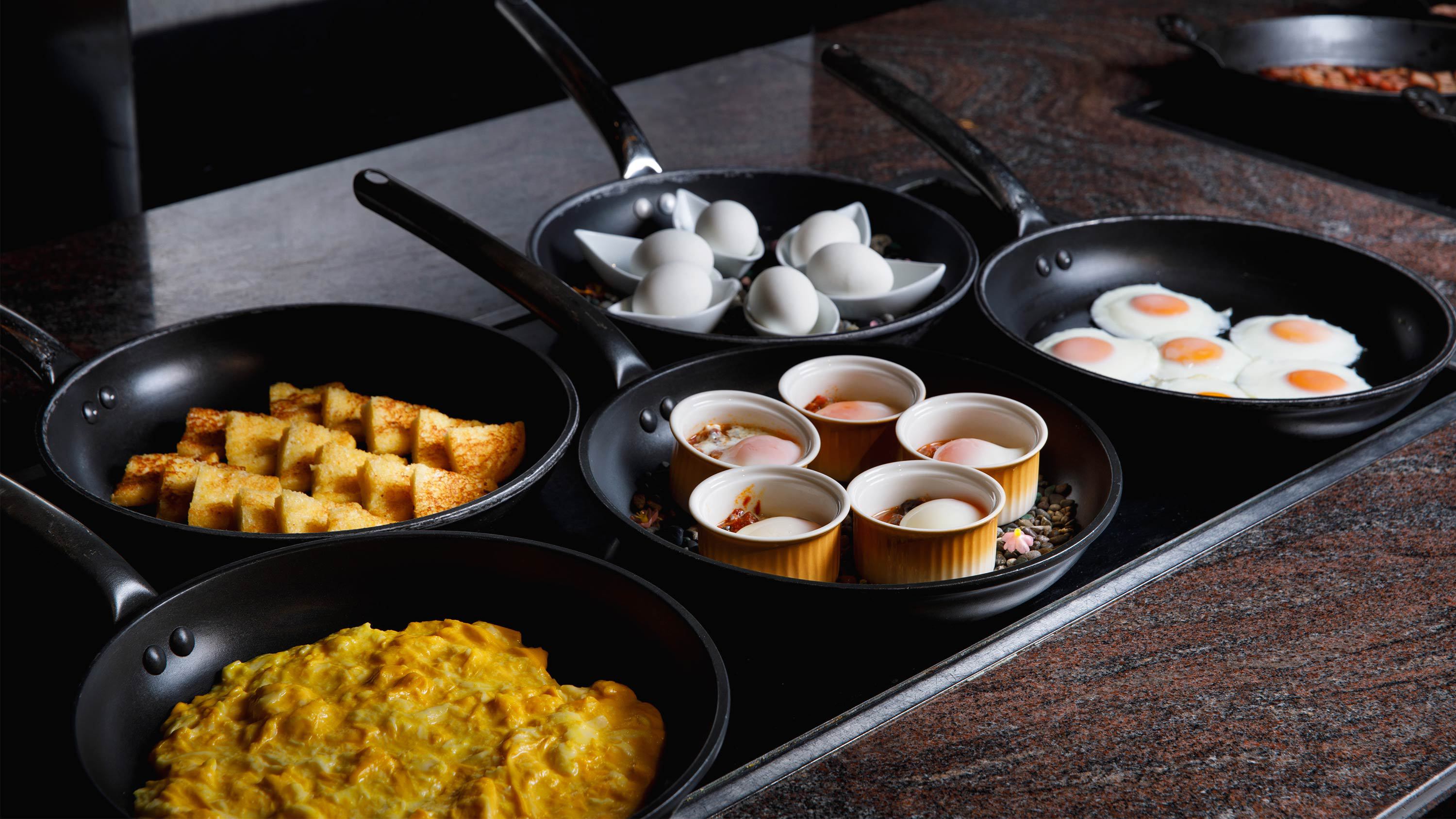 【朝食ビュッフェ】スクランブルエッグやフライドエッグなど、たまご料理もご用意（イメージ）