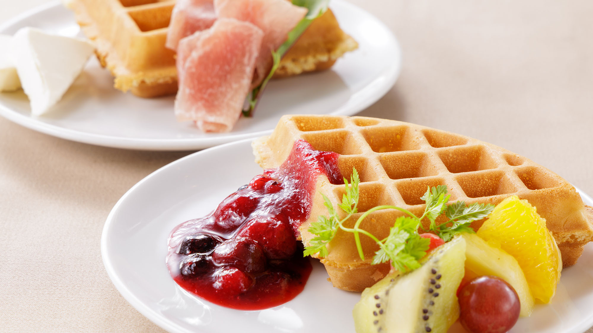 朝食ビュッフェ：シェフが目の前で焼き上げるワッフル♪出来立てサクサクをどうぞ。（イメージ）