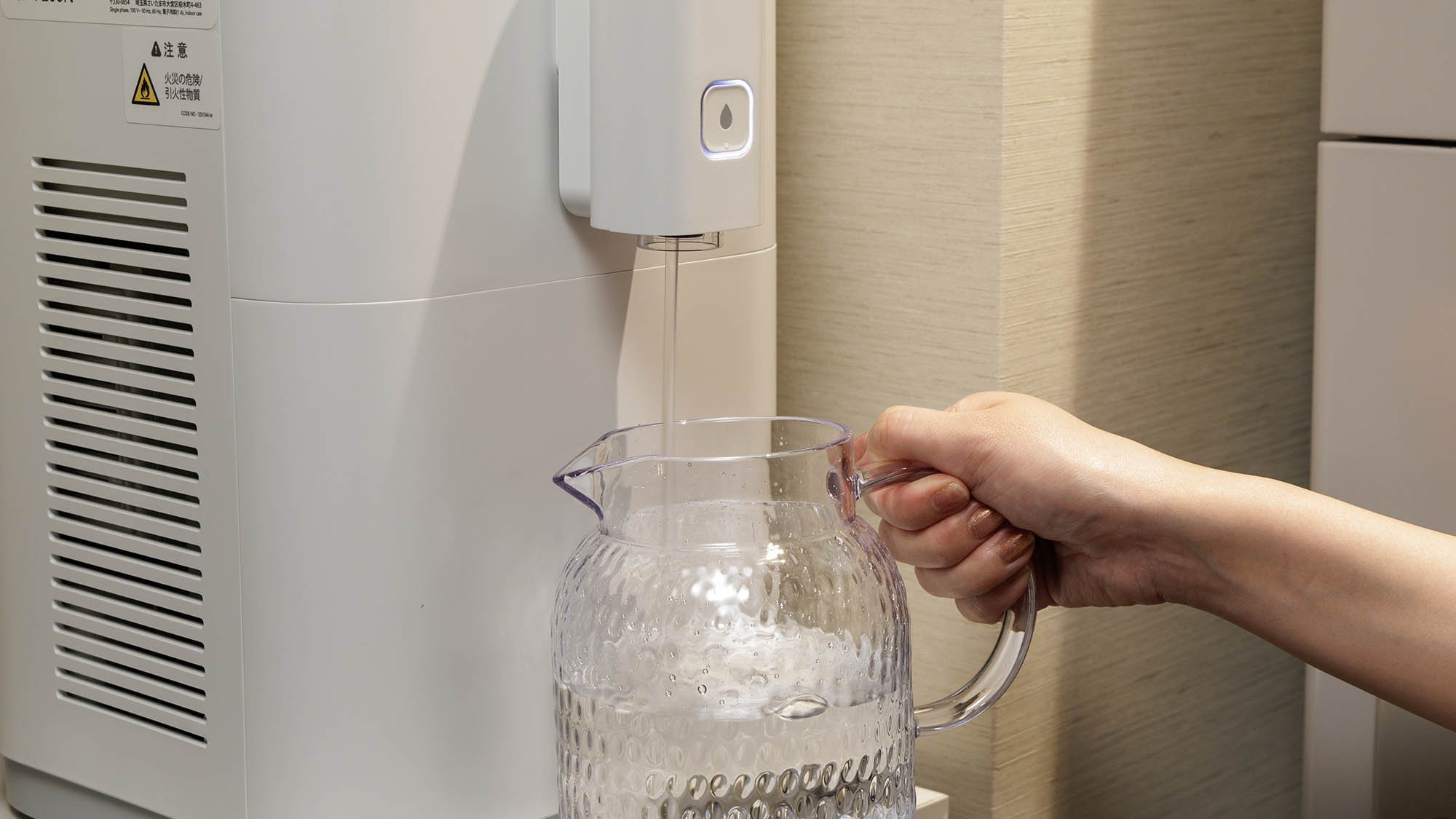 各客室フロアにウォーターサーバーを完備しております。ピッチャーは客室内にご用意しております。