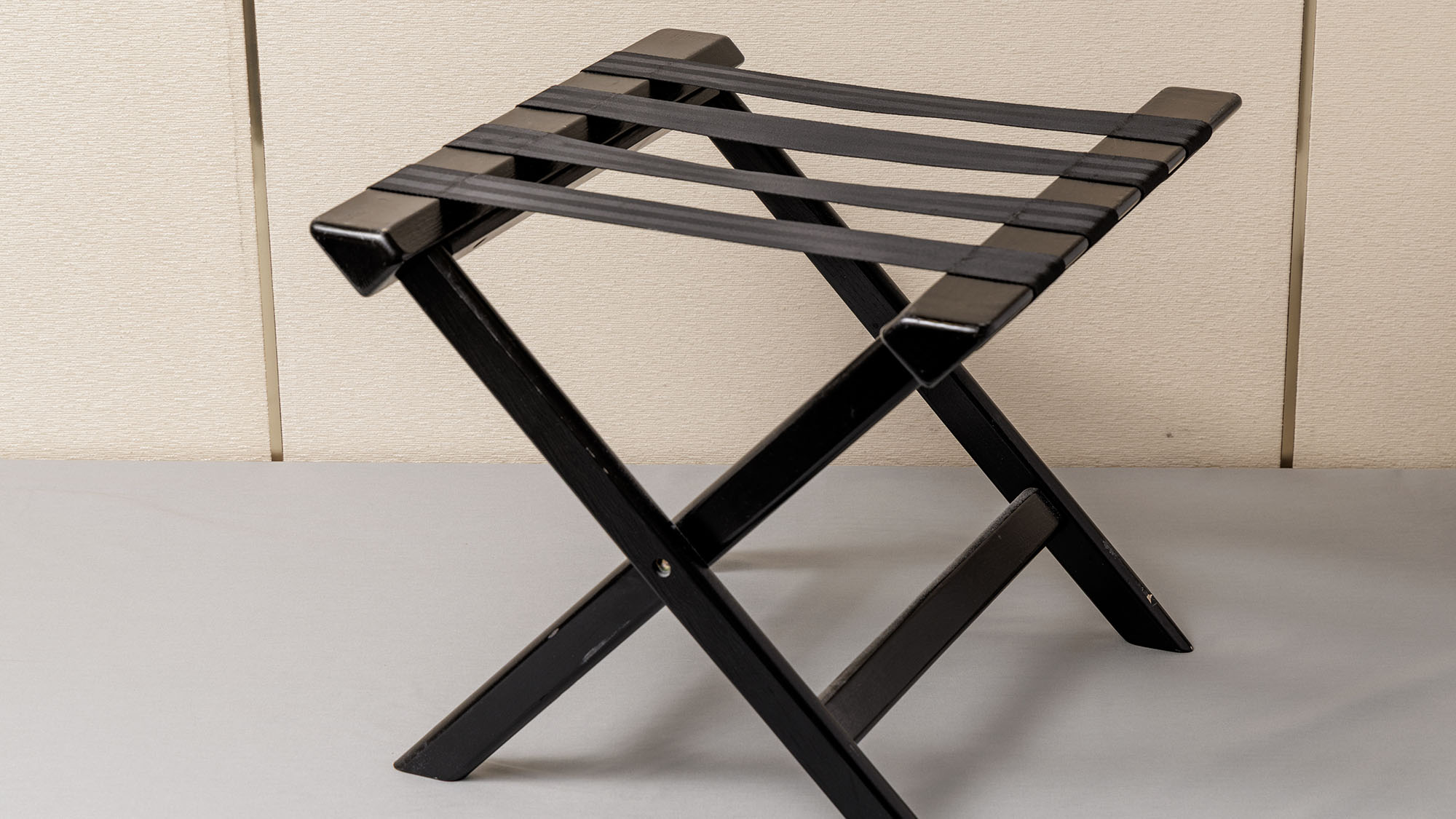 客室備品：バゲージラック