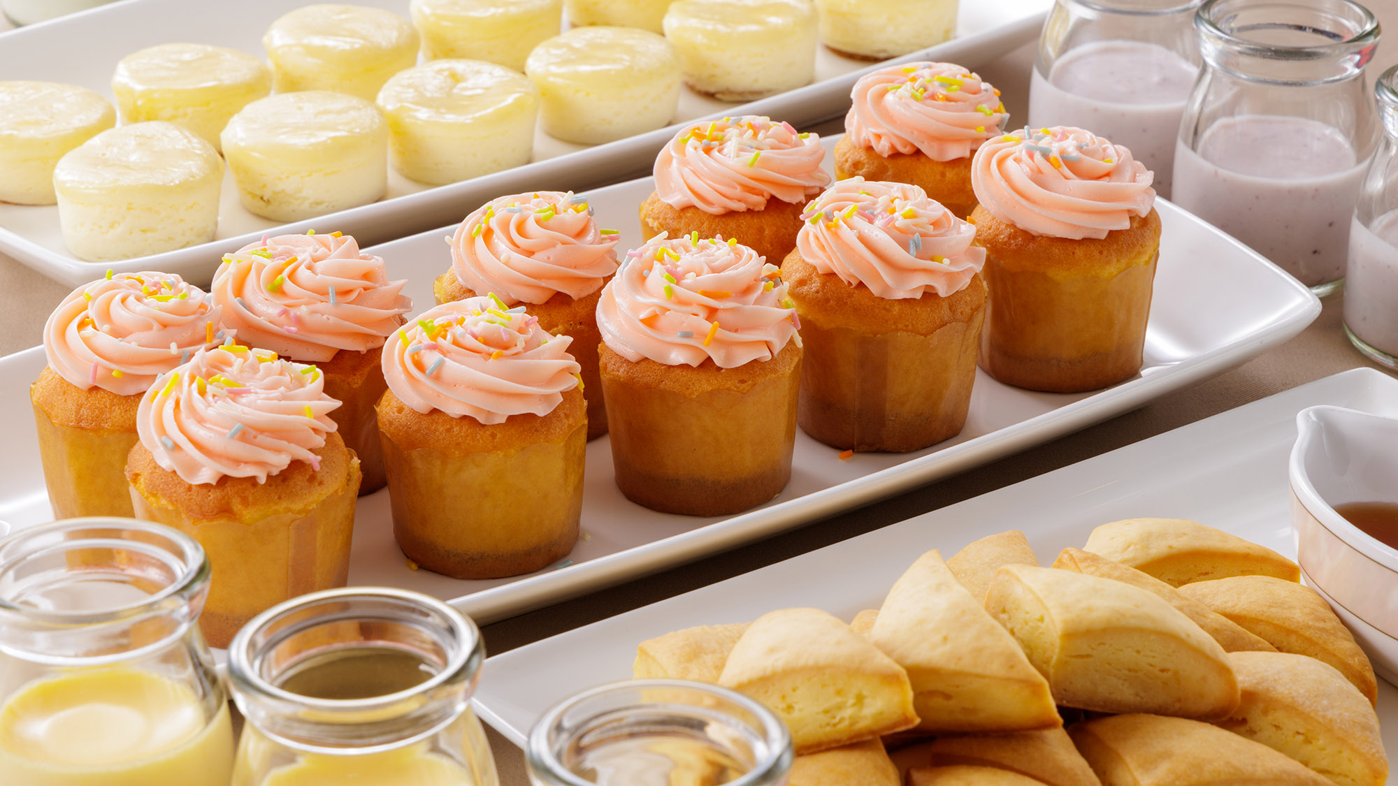 朝食ビュッフェ：カップケーキやスコーン、プリンなどデザートも♪（イメージ）