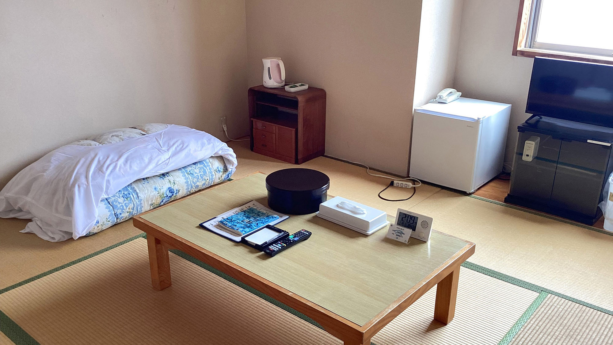 ・【和室8畳】最大3名様までご宿泊可能。のんびりとした島の時間をお過ごしください