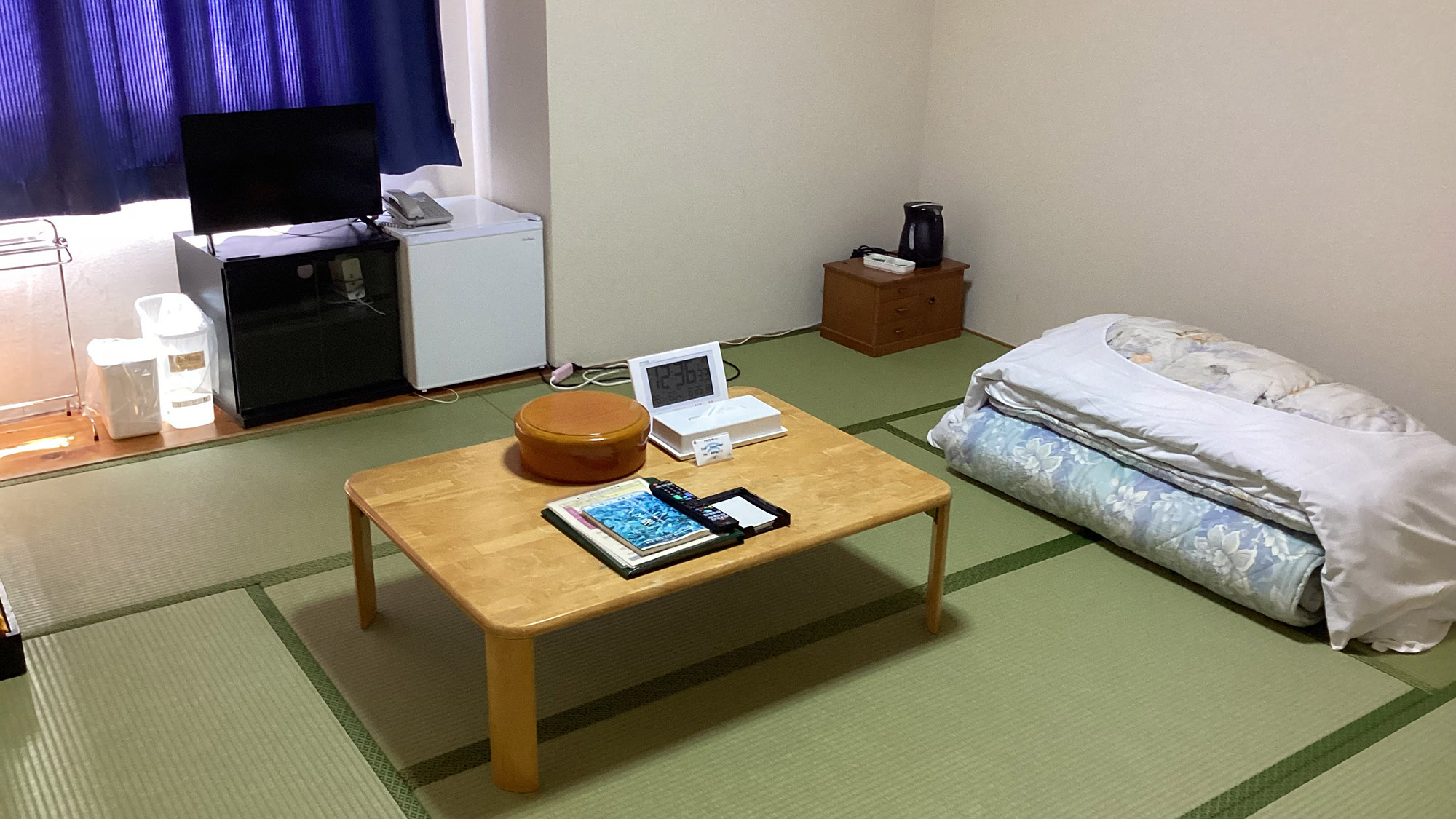 ・【和室6畳】心安らぐ和室。畳の上で足を伸ばし、旅の疲れを癒すひとときをお過ごしください