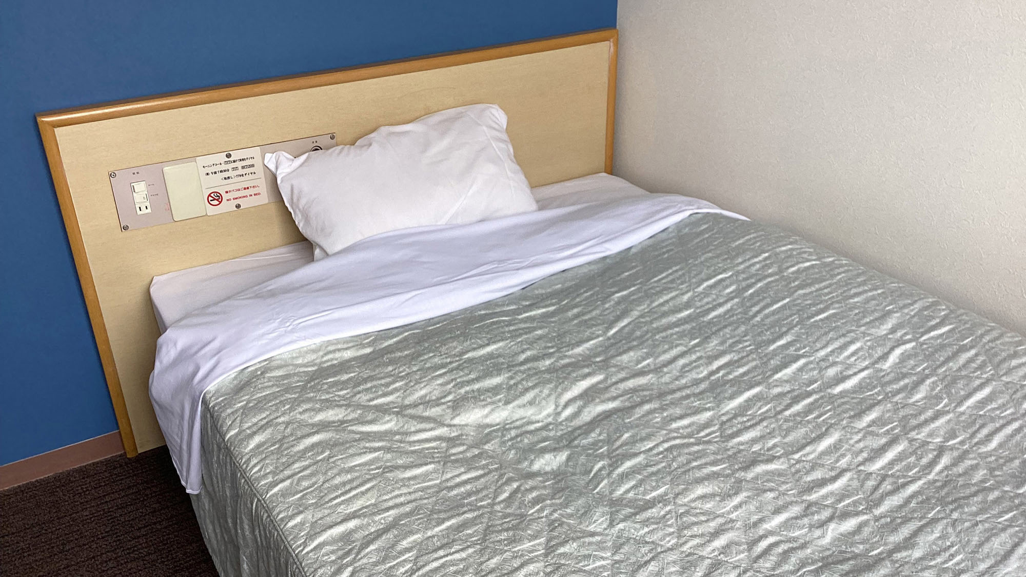 ・【シングルルーム】ビジネスでのご利用におすすめ。ゆったりくつろげる快適な空間です