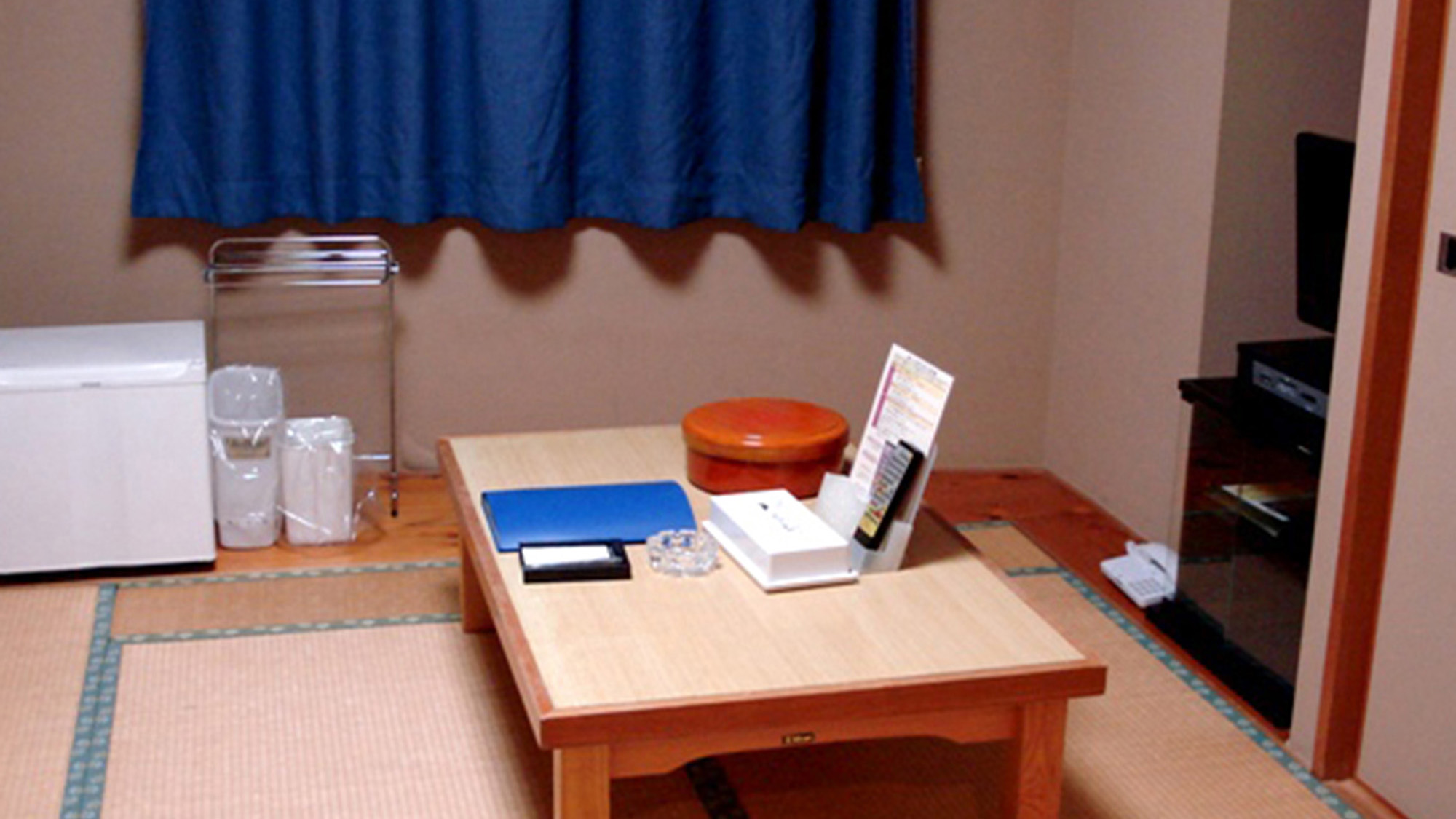 ・【和室6畳】落ち着いた雰囲気の海側、6畳和室。畳の香りを感じながらお過ごしいただけます